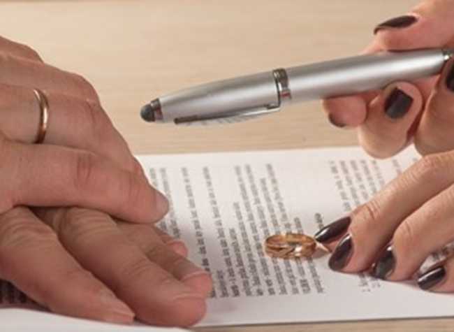 DIVORCED WOMEN ARE BETTER OFF