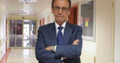 PROFESSOR SAYS OMICRON INFECTS YOUNGSTERS