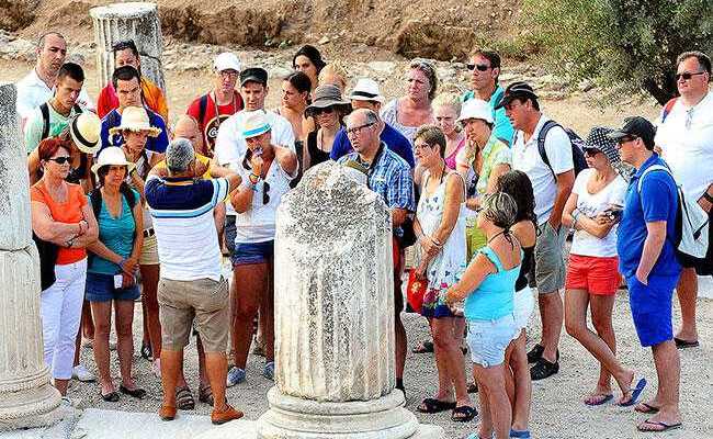 BRITISH TOURISTS VISITING TURKEY