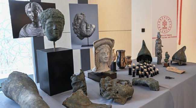 ARTIFACTS RETURN TO TURKEY