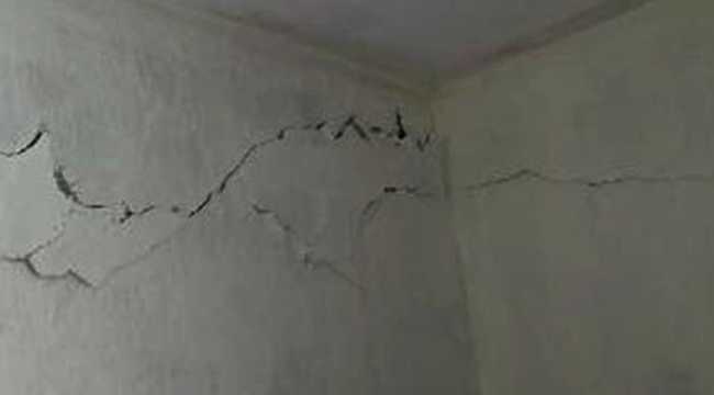 EARTHQUAKE CRACKS