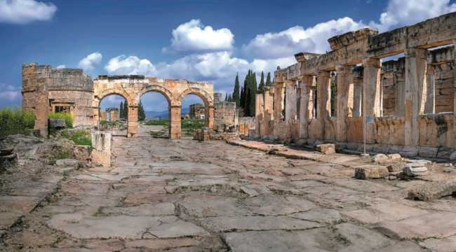 HIERAPOLIS 01(1)