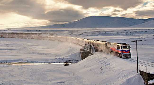 EASTERN-EXPRESS-TRAIN-TO-KAR