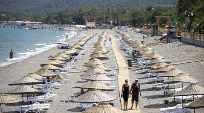 PUBLIC BEACH