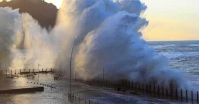 TSUNAMI EARTHQUAKE RUSSIA