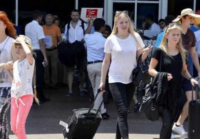 RUSSIAN-TOURISTS-051122