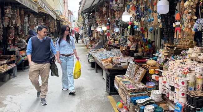TOURISTS SOUVENIR SPENDING TURKEY