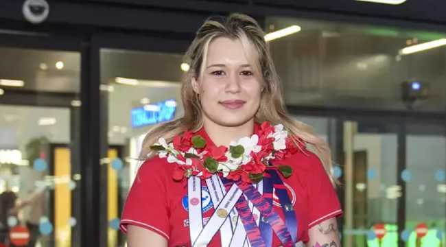 Turkish para swimmer Defne Kurt