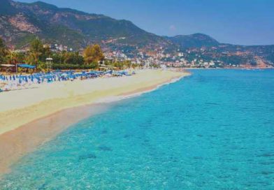 Alanya Beaches Packed as Summer Continues Into September